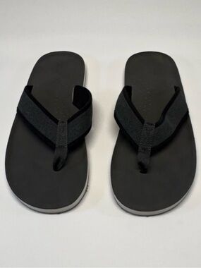 NWOT-Denver Hayes Men’s Thong Sandals - Black - Size 11